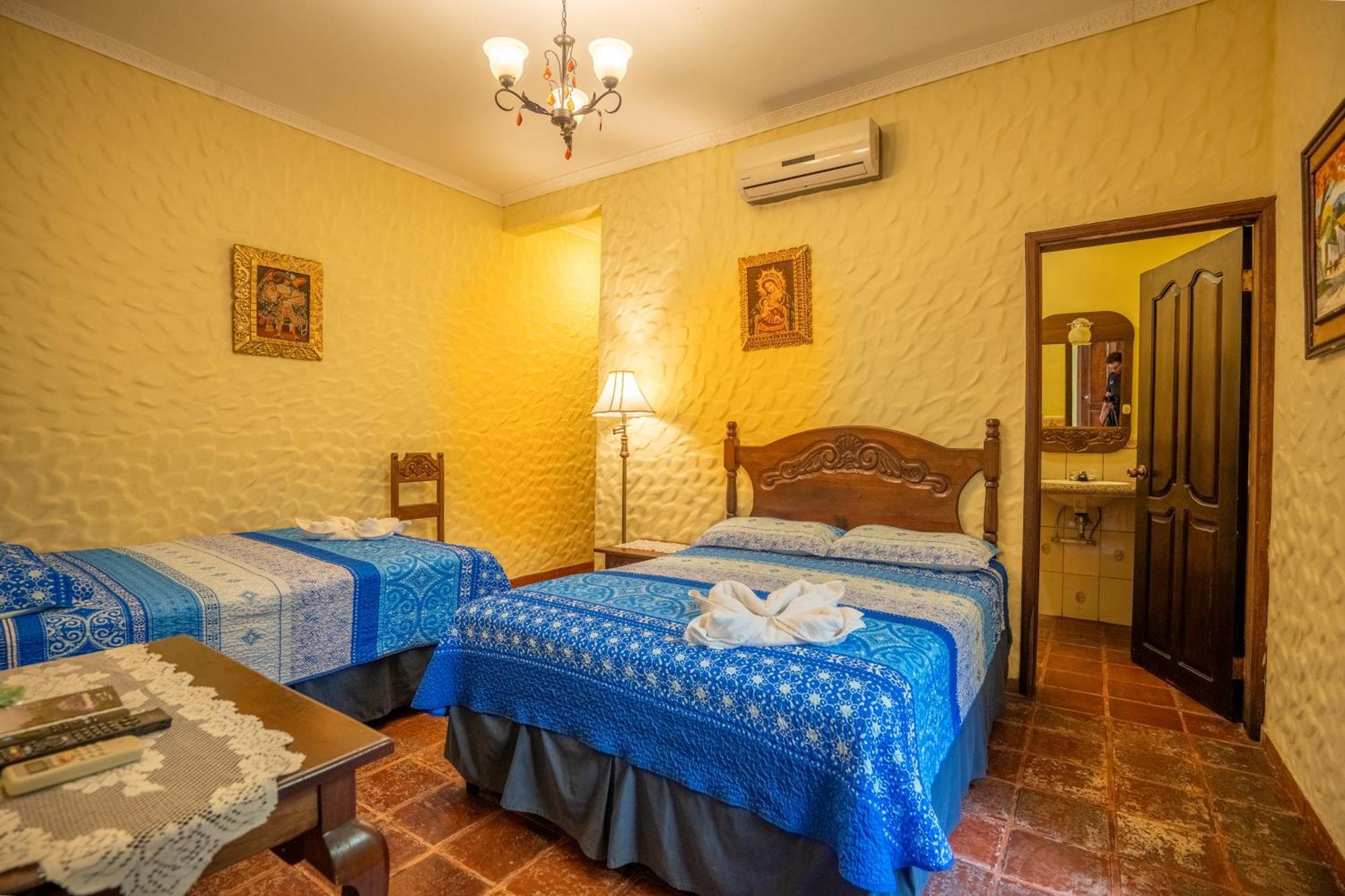 Hotel Caxa Real Comayagua Exteriör bild